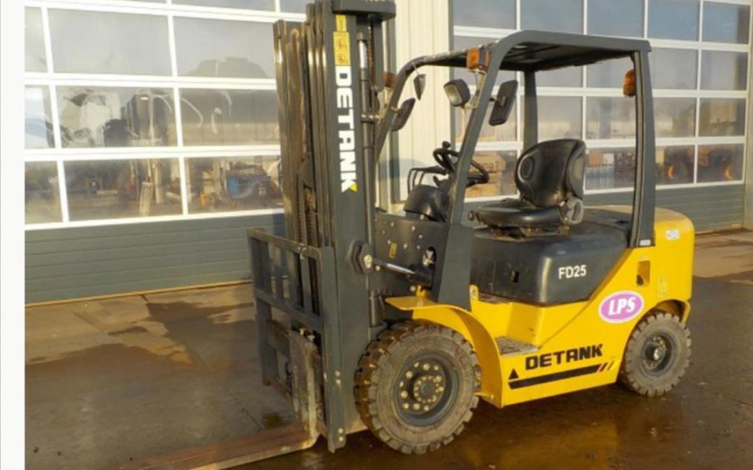2014 Detank 2.5 Ton Forklift , Only 900 hrs – SOLD!!!