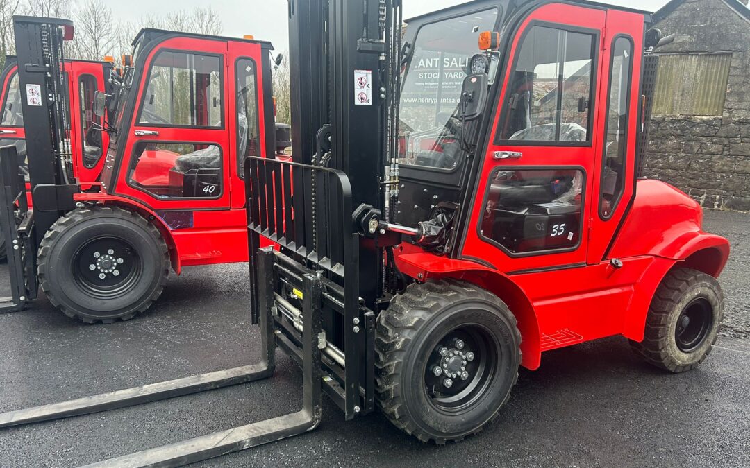 New 3.5 Ton Rough Terrain Forklifts, Full Heated Cabin, 3 stage mast, Sideshift with Hydraulic Fork positioner